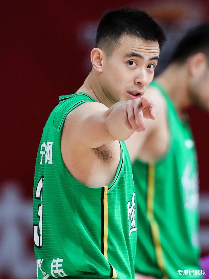 丛明晨|赵继伟9分垫底，丛明晨手感依旧未找到，辽篮双雄让杨鸣情何以堪