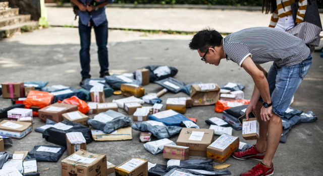 交易 现在的大学，隐藏着很多不成文的“私下交易”女神甘愿做学生妹