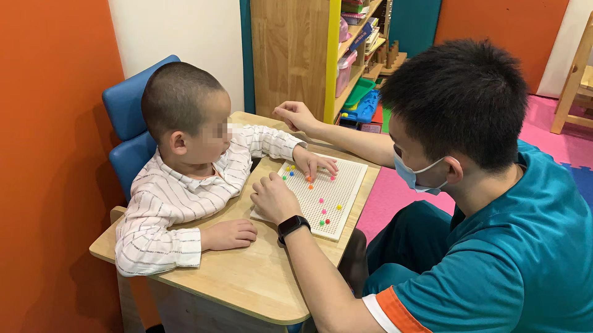 粤儿悦康|天使科普：发育迟缓的宝宝会有哪些表现？