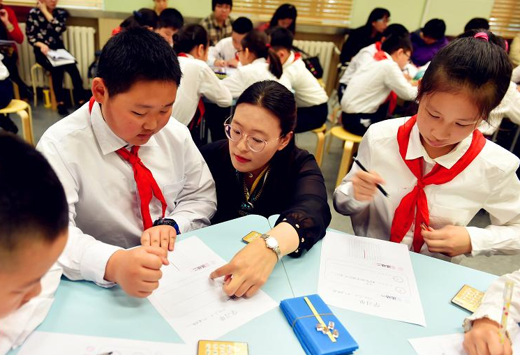 数学|“双减后”小学课程表火了，语文和英语差距明显，地位一目了然