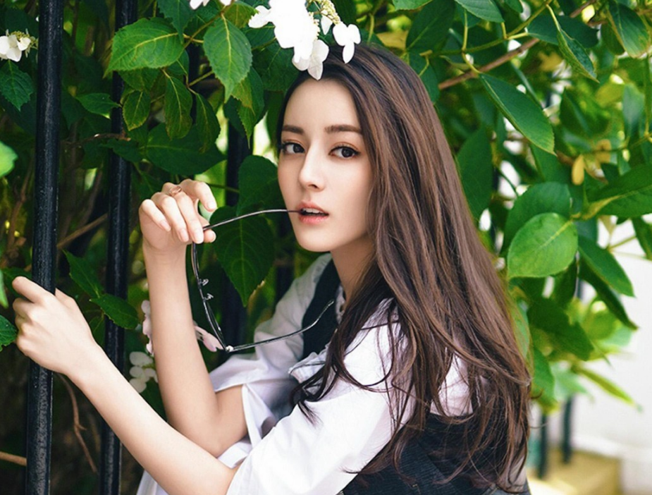 半暖时光|迪丽热巴颜值加资源，不等于实力，为什么拍戏主角没有配角火？