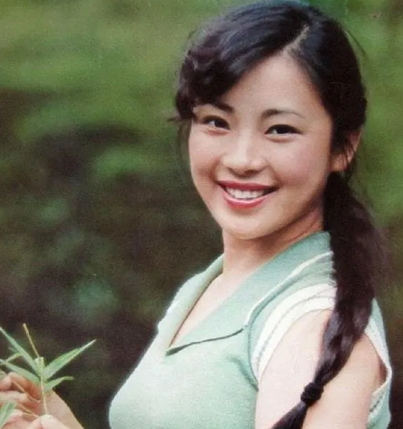 许亚军|李连杰的“负心”与“痴情”，不婚不恋的大女儿，让他自食恶果