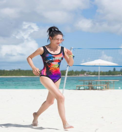 张雨绮|张雨绮两次婚姻留不住男人,穿丁字连体衣,这谁顶得住?