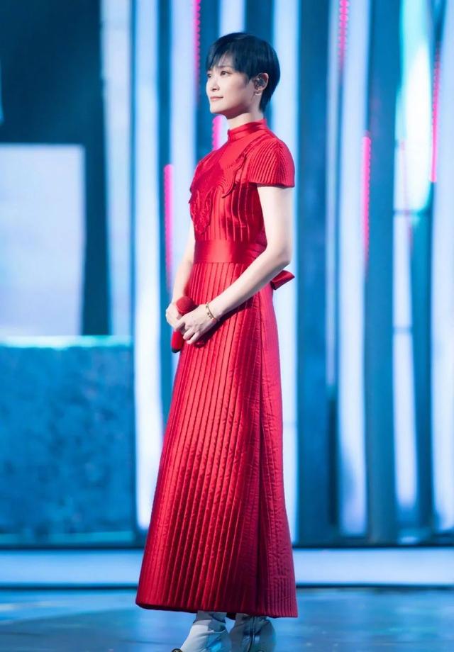 卡戴珊|绝美“国货”风靡全球！让卡戴珊爱不释手：不愧是东方之美