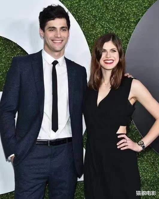 达达|35岁达达里奥魔鬼身材！抹胸黄色蓬蓬裙，网友：疯狂保存