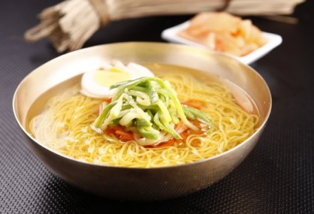 纤靓惠美体汇|减肥人的难题：吃一顿夜宵会变胖多少？