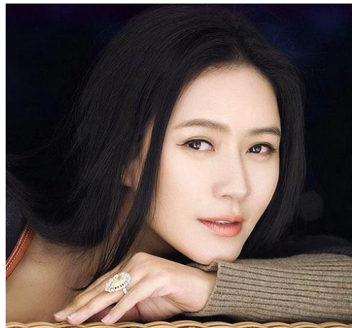 陆毅|她对陆毅一见钟情,事业巅峰嫁富豪,如今与女儿相依为命已6年