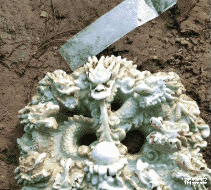 |钓鱼的时候，钓上一件古董，应该能换两套房吧？