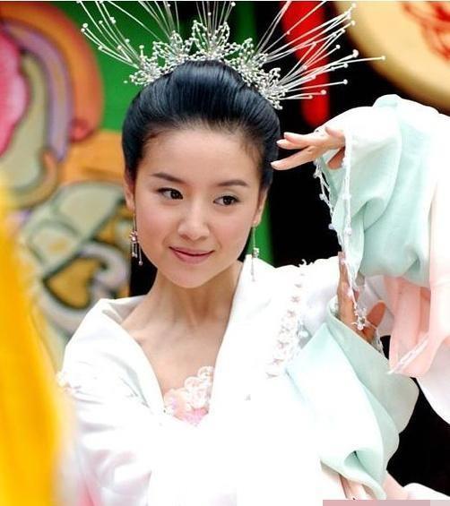 柳岩|造型师别瞎整活了！这些女星明明长相很美，却硬生生被造型拖后腿