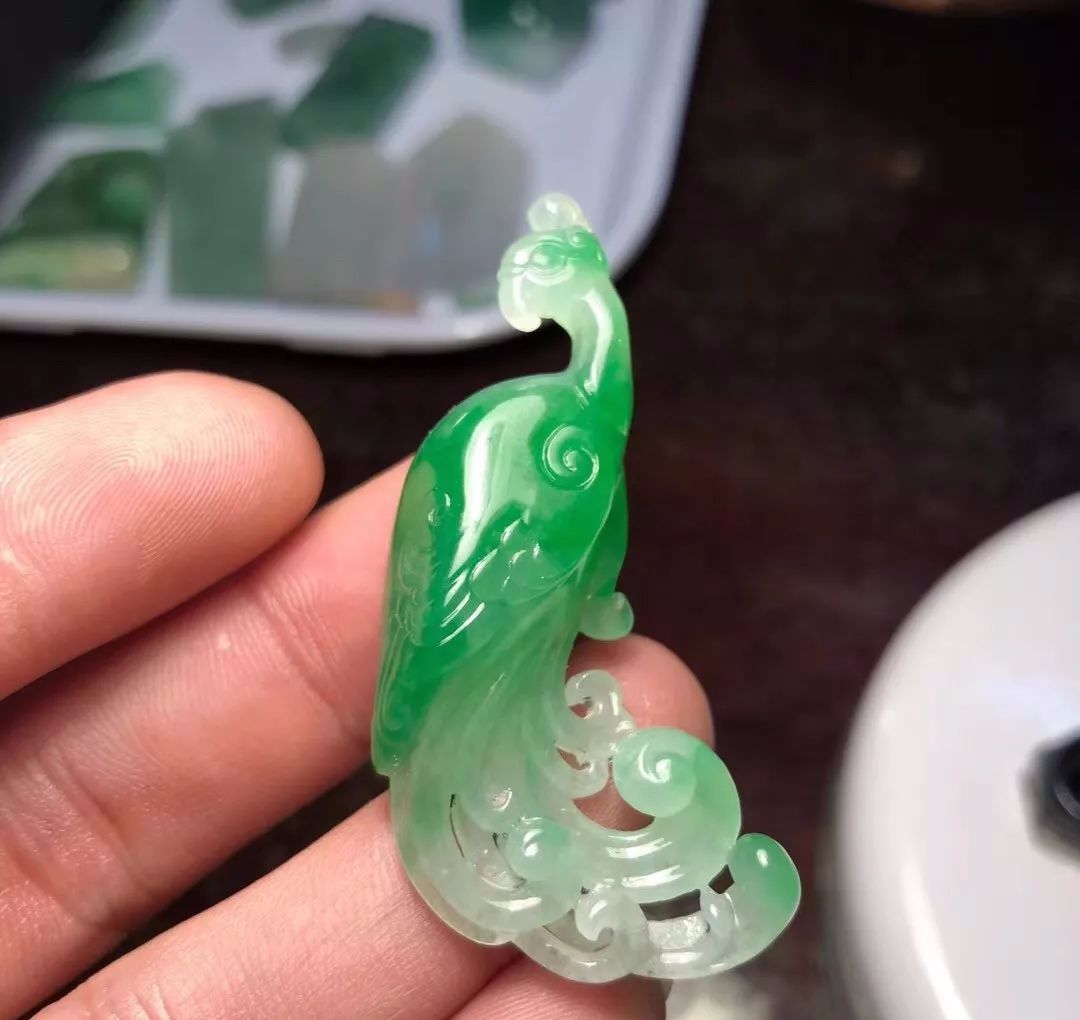 翡翠|来瞧瞧切剩下的翡翠边角料，整好了超乎你的想象