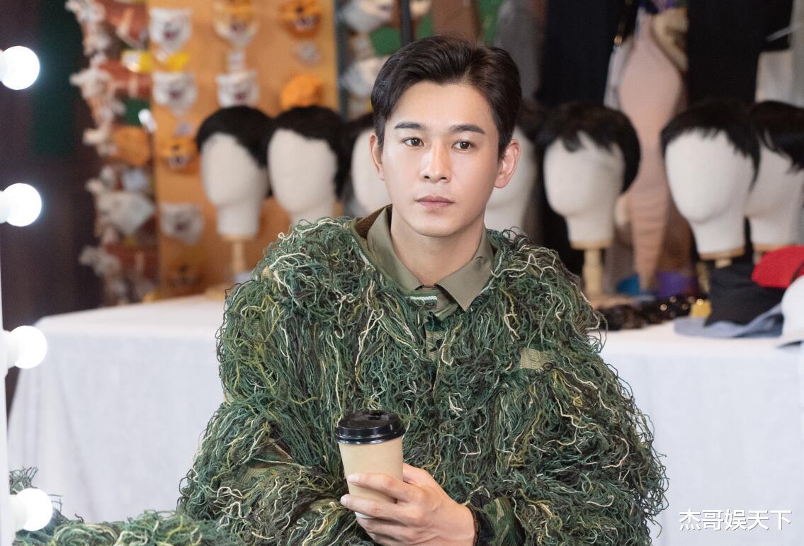 王耀庆|王耀庆自曝游戏设计的bug，乔振宇宋威龙摔倒暗示了游戏执行的bug