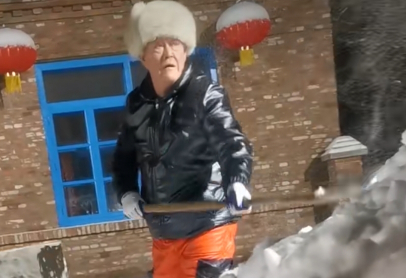 范冰冰|赵本山凌晨四点和徒弟扫雪，女儿在直播中炫富，父女口碑两极分化