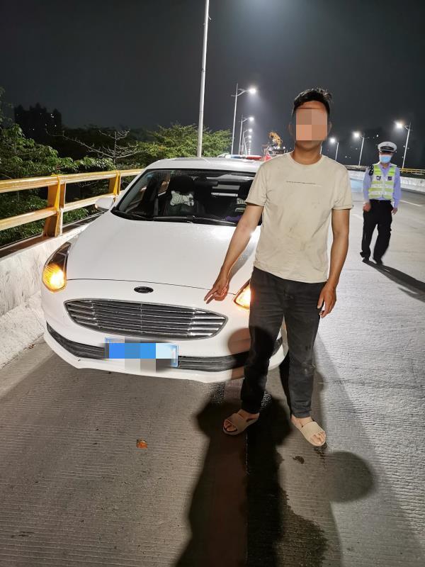 酒驾|惠州一男子酒驾路遇检查，竟弃车逃到江边佯装钓鱼