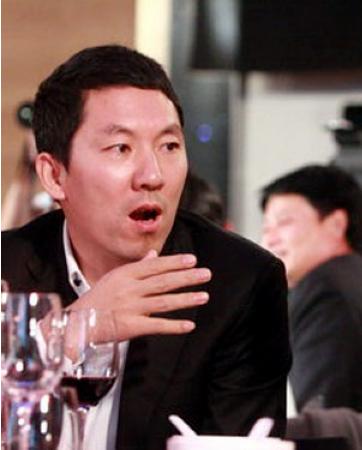 李连杰|梅婷养他6年，李小冉为他打了2次胎，他却娶了比自己小15岁的女人