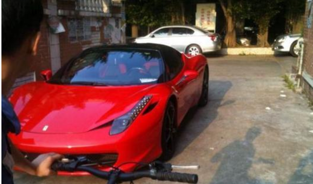 冉昊腾星座屋 450万宾利进村被晒满咸菜，车主坦言，我也想管但是不敢