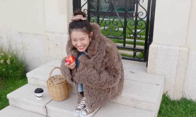 孙俪|好儿媳！陈赫妈妈做腰椎手术，张子萱出差在外担心到胸闷难呼吸