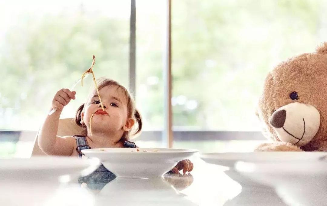 菁妈育儿|三岁前培养孩子的“食商”,避免挑食和肥胖,让娃长得高更聪明