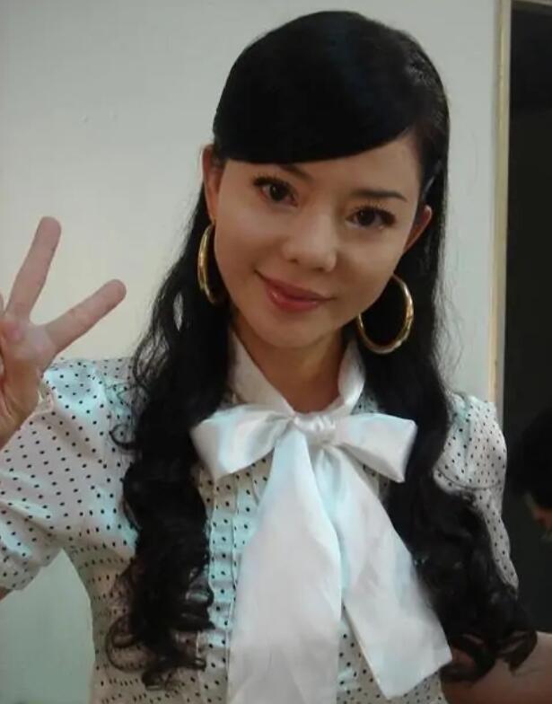 007之无暇赴死|娱圈第一“女流氓”：踢蓝洁瑛，儿子15岁才分开睡，她到底有多狂