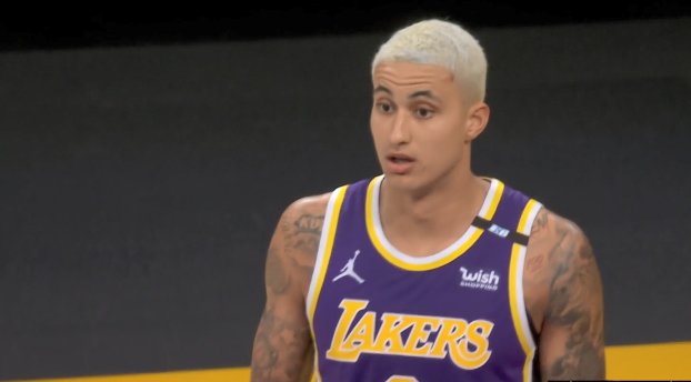 湖人队|湖人24比2险造27分逆转，替补69分力压主力，4人上双末节打疯