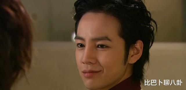 张根硕|亚洲王子张根硕近照引热议，瘦身后重回颜值巅峰，卷毛大眼宛若少年