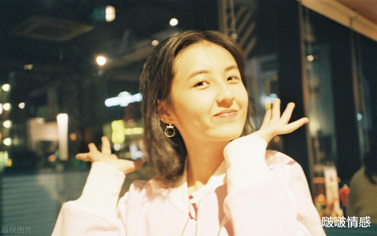 啵啵情感|26岁女生倾诉:追男神10年,最终成为好朋友,任性是被低估的美德