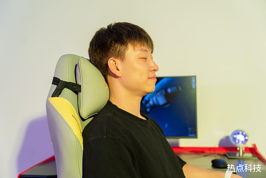 化石 迪锐克斯 夸父（CRAFT） 电竞椅评测 探索宇宙奥秘从它坐起