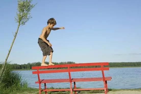 小胡童心说|孩子刚出生就是一张白纸，父母关注与否，决定这孩子的性格！