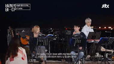 温流|SHINee温流在节目中对BLACKPINK的Rosé表现出无可挑剔的礼仪