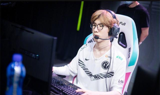 教师|LOL最菜的职业选手，线上从来没有优势过，随便找一个人都能顶替