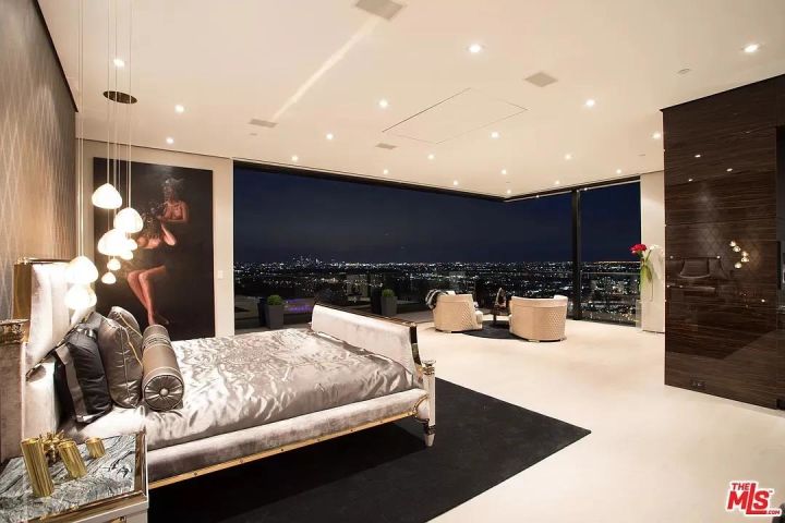 “壕”无人性!5个卧室9个浴室,王思聪的1600平豪宅位最尊贵地区