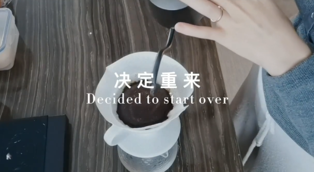 苗苗|苗苗早起为老公冲咖啡，挂郑恺身上超腻歪，女儿小酸奶英文名曝光