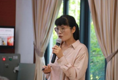 安妈育儿日|还有7年退休的特级教师，放弃年薪50万果断离职，如今让人羡慕