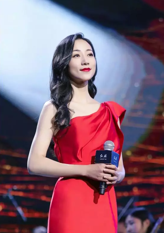 张天爱|韩雪不仅演技精湛，面容姣好，衣品也一绝