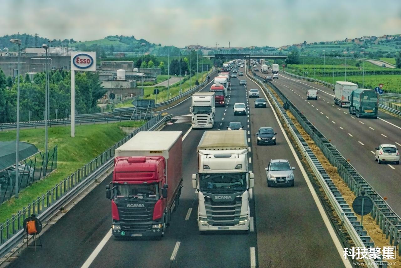 电信运营商|都是高速公路,为何现实与信息世界是两种收费标准?运营商要变革