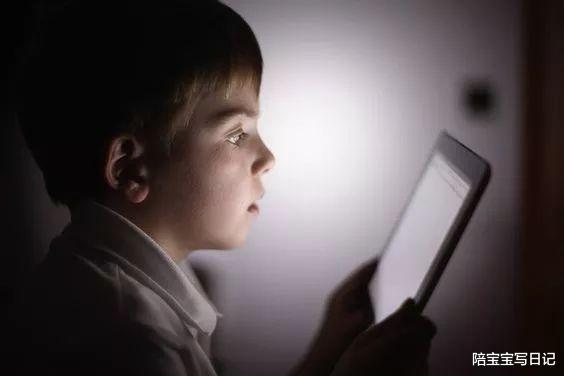 陪宝宝写日记|暑期孩子沉迷“低级快乐”，别以为是放松，其实是在损伤大脑