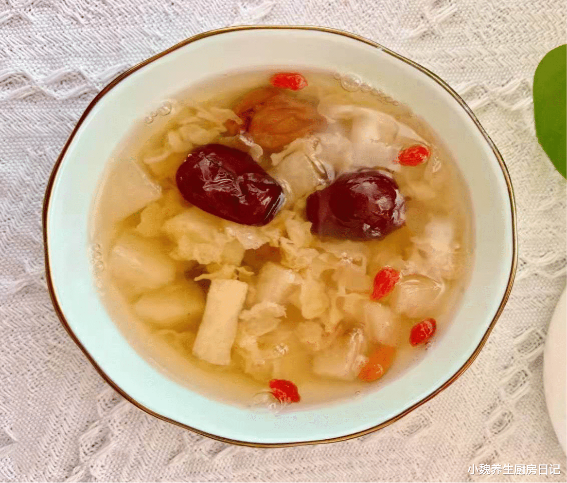 银耳|冬天干燥，记得要喝这汤，降火去燥，营养极高，全家都爱喝