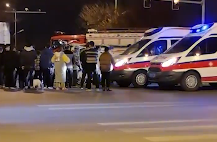 揪心！安徽一救护车出车祸致司机当场死亡，现场曝光