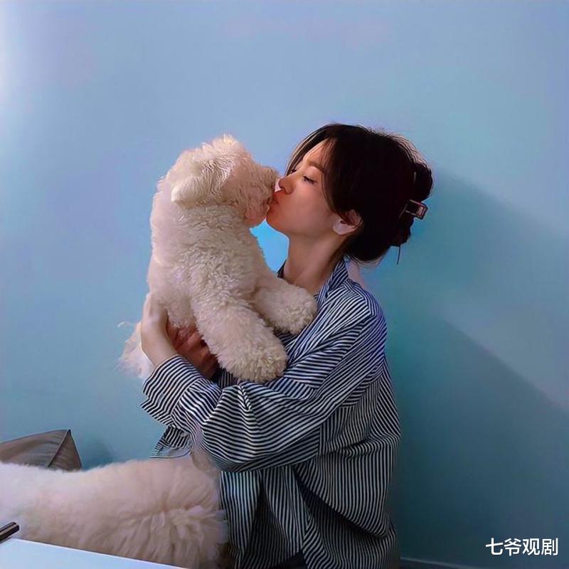 宋慧乔|出道20年的庆祝，有前夫有师弟，再过5年宋慧乔身边只剩刘亚仁？