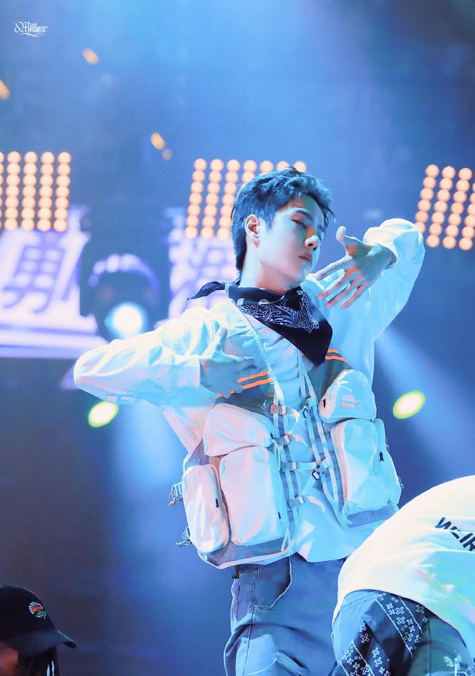 王一博|王一博：这就是街舞4，定档8.14！一波王炸boom，热情燃一夏！