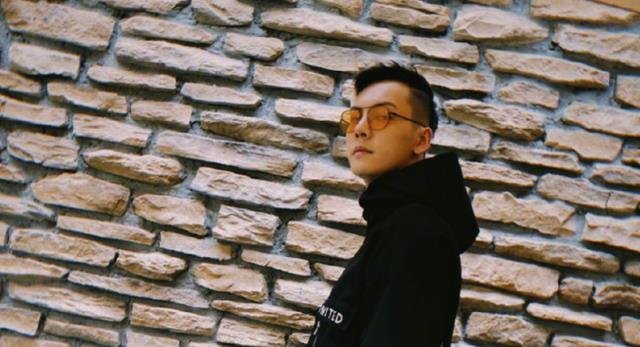 陈伟霆|陈伟霆握着刘雨昕的手拉花，欧阳娜娜瞬间黑脸，下一秒我都替她尬