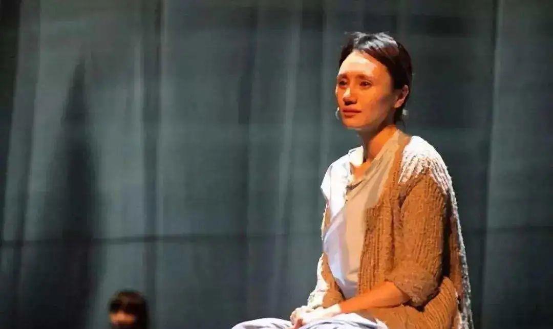 夏雨|娱乐圈最“寒酸”婚礼曝光：连婚纱都没有，他们居然还是模范夫妻