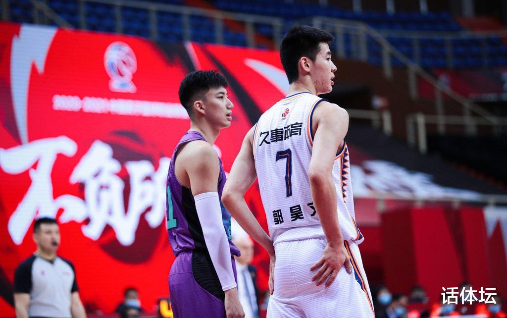 山东男篮|爆冷！CBA劲旅惨遭27分大逆转，4大内线完败对手双塔，输的太窝火！