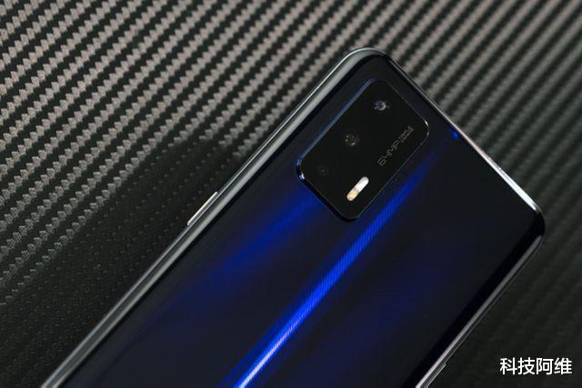 尼克尔|开卖十个月下跌1100元，12GB+256GB+65W，从高端市场跌至中端市场