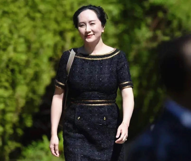 穿衣搭配|孟晚舟亮相好“时髦”，蓝色西装配遮阳帽，走路插兜谈笑风生