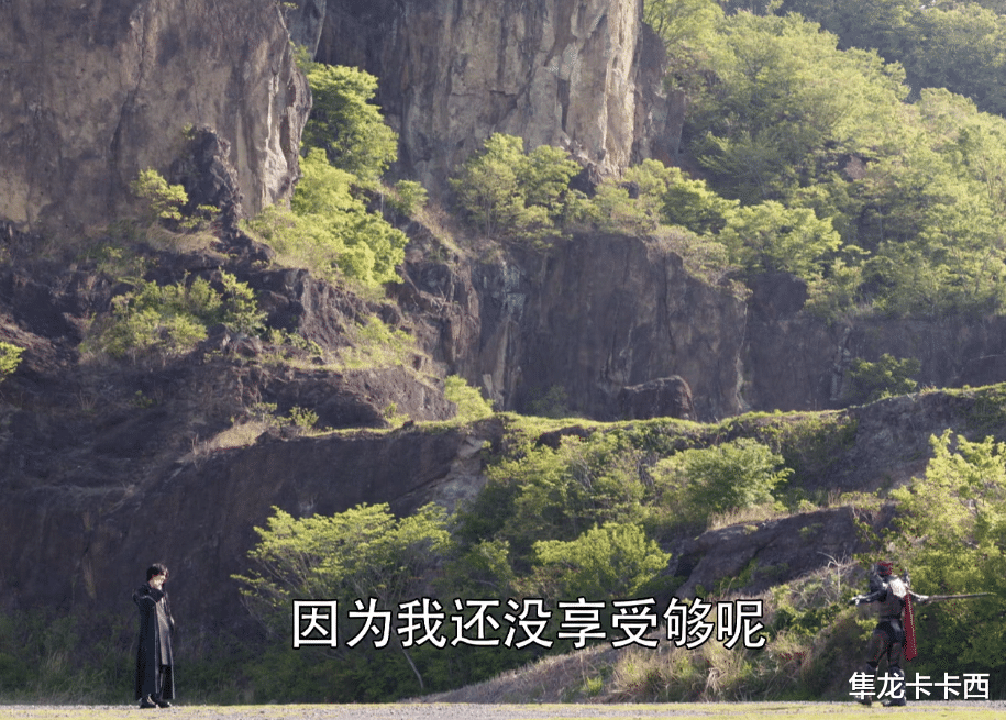假面骑士圣刃|假面骑士圣刃：天灾变身霸剑单挑老乌 ankh：这名场面有点眼熟