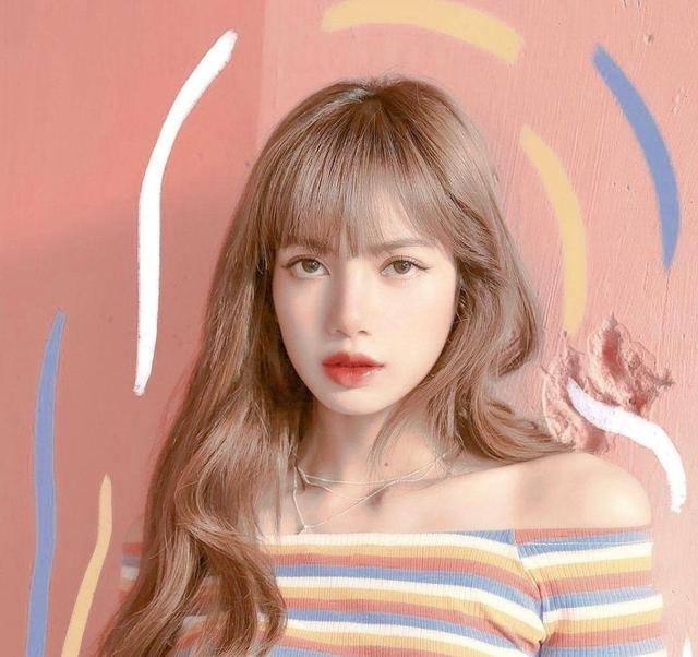 lisa|Lisa的漫画腿被上帝吻过？穿上无痕裤后，不愧是“人间芭比”