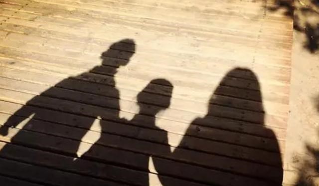  所有物体都有影子，但为什么飞机在起飞后，影子便会消失不见？