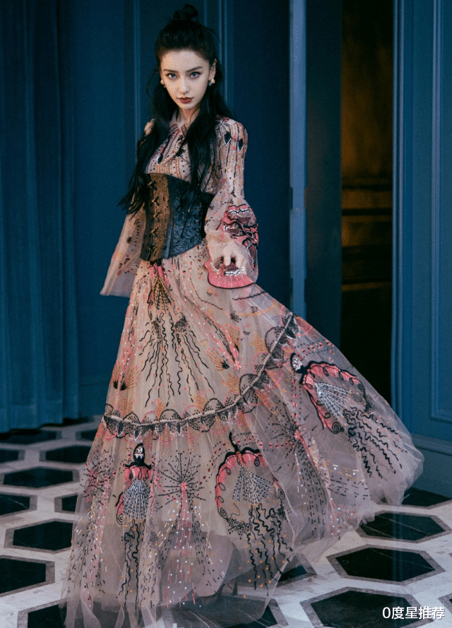 Angelababy|baby穿“无痕裤”露面，未修生图暴露腿型，看完后理解黄晓明