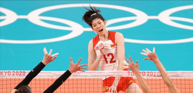 胡小小乖|为什么不试试刘晓彤?朱婷伤重影响发挥郎平尝试换人或可挽回败局