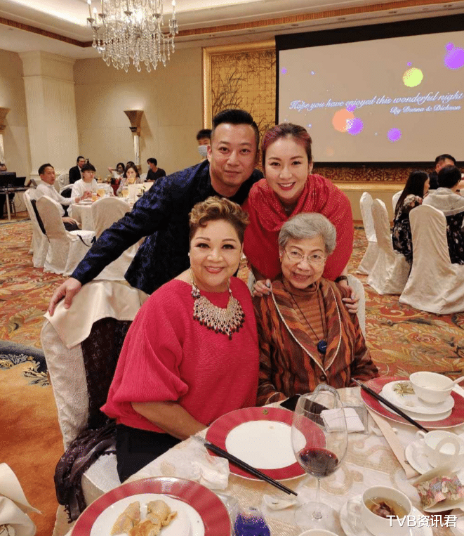 吴志雄|恭喜！67岁“大佬B”风光嫁女，婚礼众星云集，新娘手戴6对龙凤镯